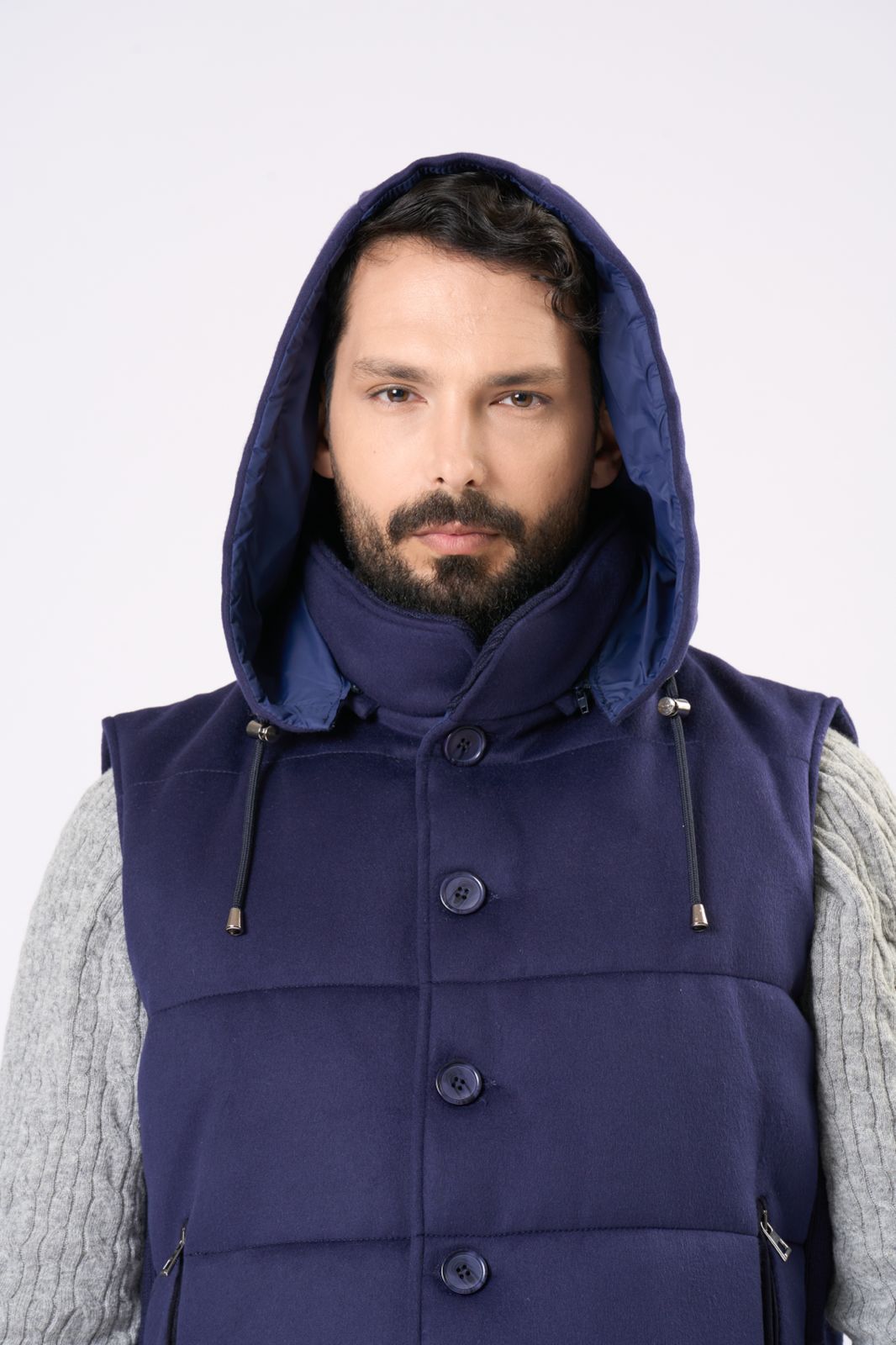 Cashmere Vest in Navy