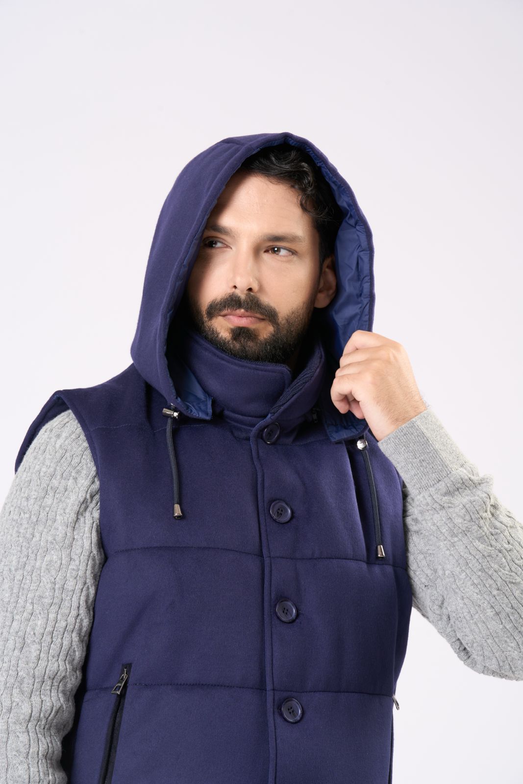 Cashmere Vest in Navy