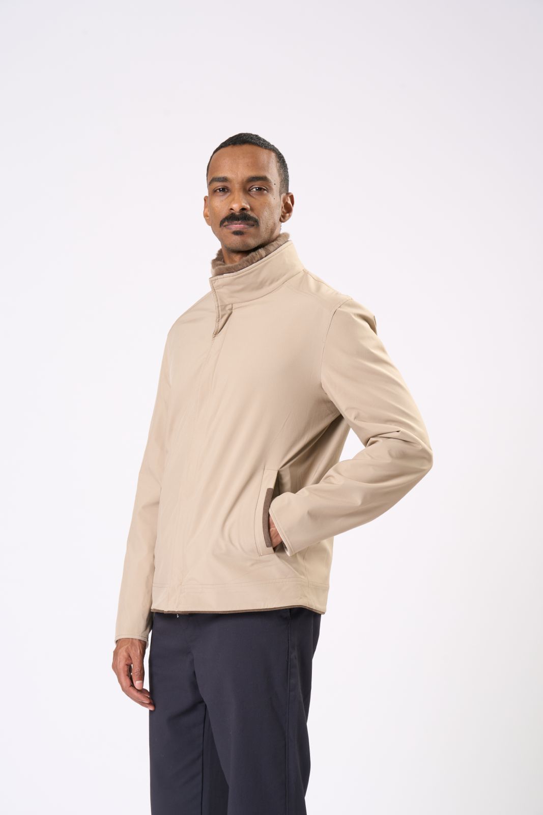 Reversable Jacket in Beige - Light Fur