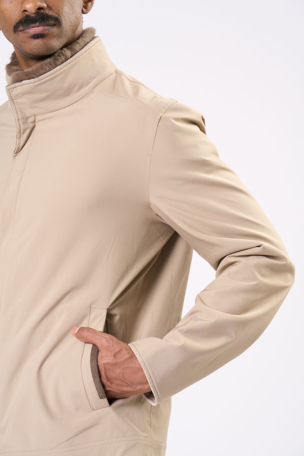 Reversable Jacket in Beige - Light Fur