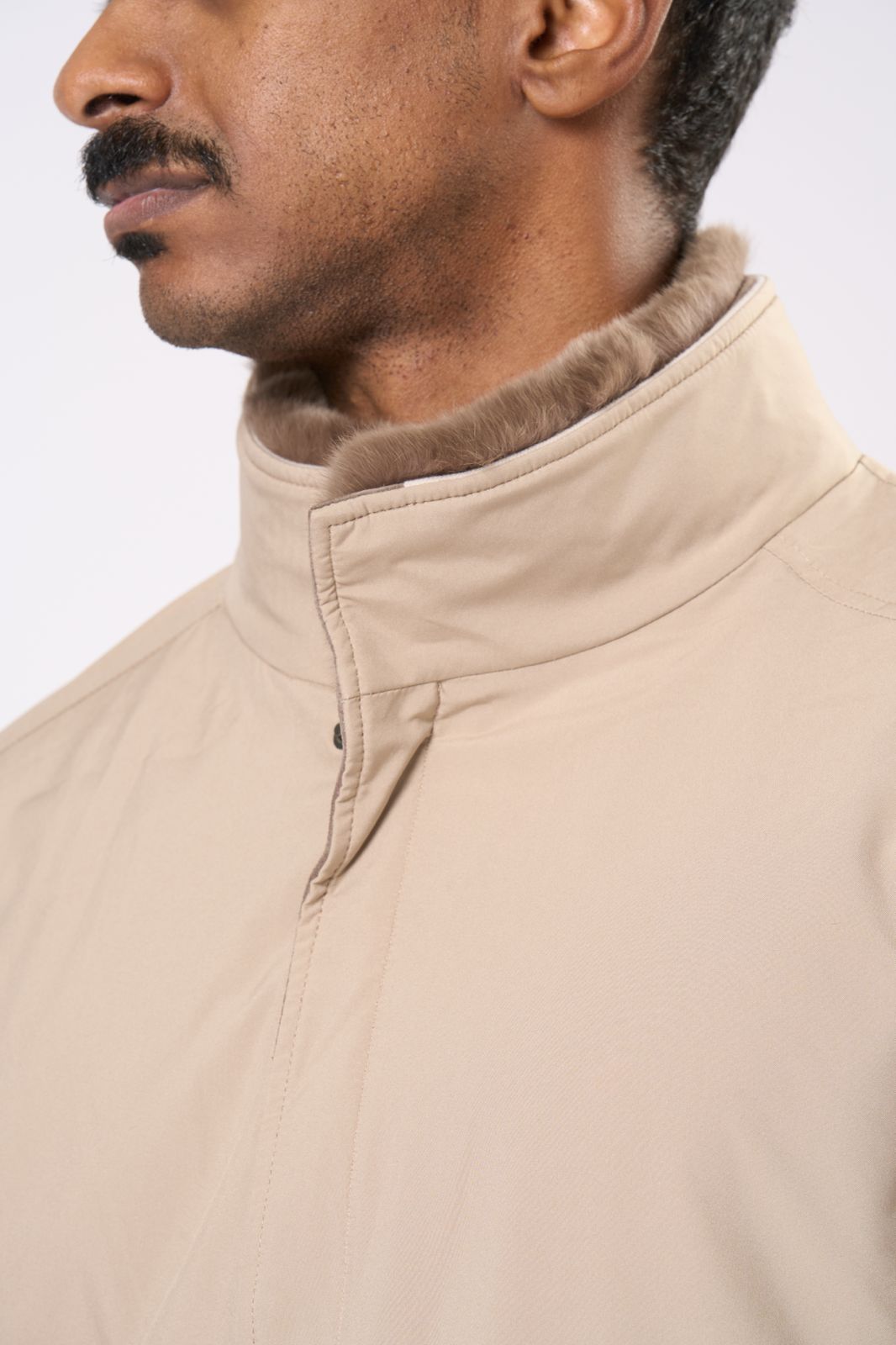 Reversable Jacket in Beige - Light Fur